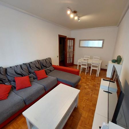 Piso Sencillo Y Acogedor Con Parking Gratuito Apartment Baranain Ngoại thất bức ảnh