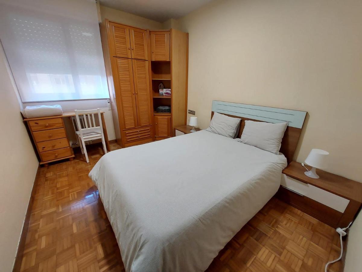 Piso Sencillo Y Acogedor Con Parking Gratuito Apartment Baranain Ngoại thất bức ảnh