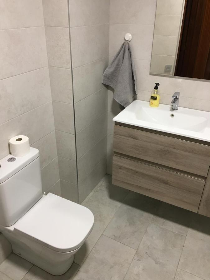 Piso Sencillo Y Acogedor Con Parking Gratuito Apartment Baranain Ngoại thất bức ảnh