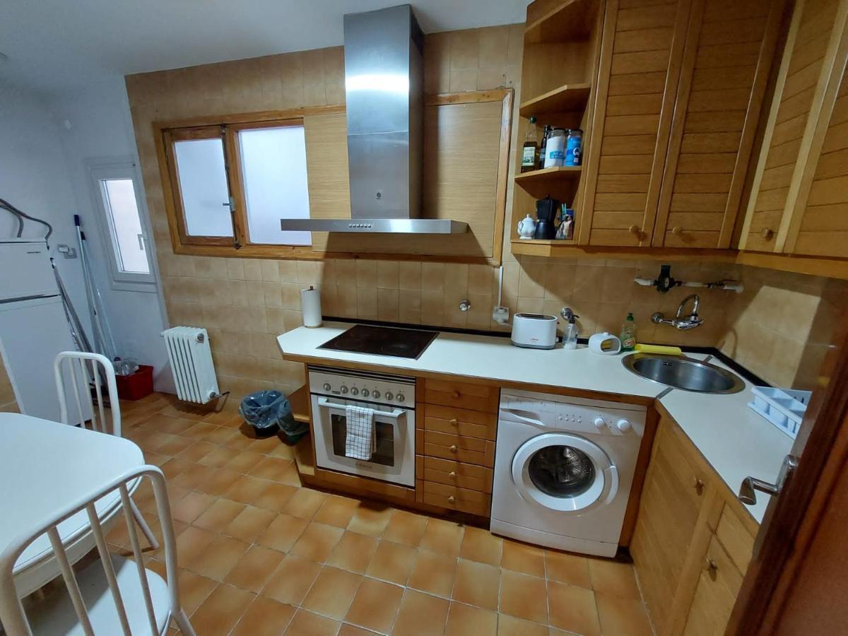 Piso Sencillo Y Acogedor Con Parking Gratuito Apartment Baranain Ngoại thất bức ảnh