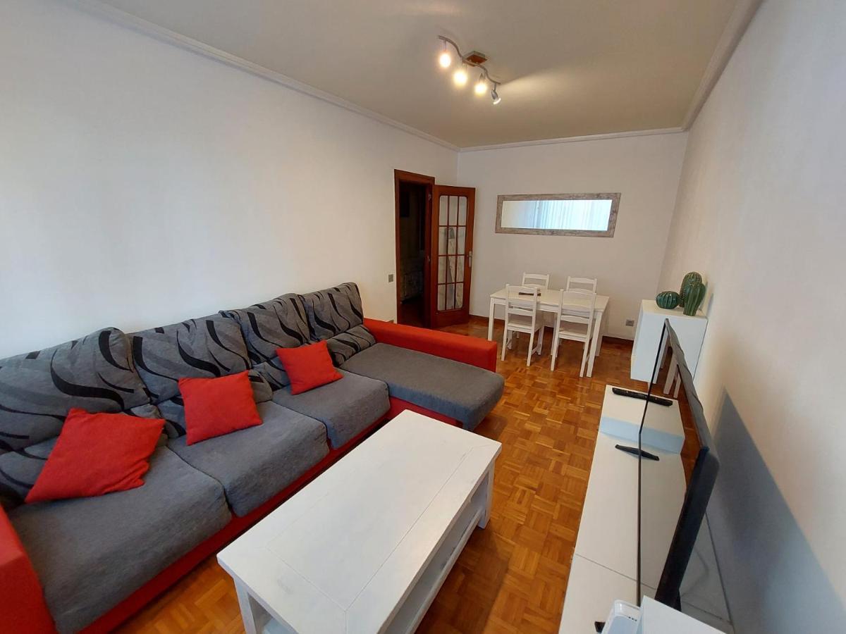 Piso Sencillo Y Acogedor Con Parking Gratuito Apartment Baranain Ngoại thất bức ảnh